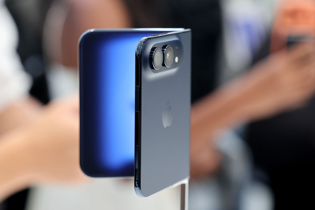 Apple's iPhone Duo Launch: The Elusive Dream of Early Adoption